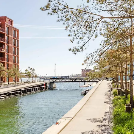 Exclusive Waterfront Luxury Διαμέρισμα *